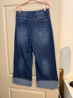 HALARA Cropped High Waisted Wide-Leg Jeans in Medium Blue